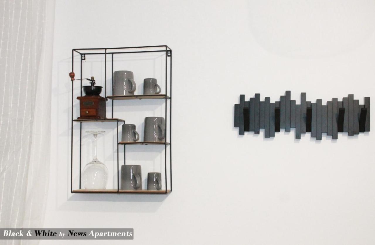 Black & White - News Apartment Bucareste Exterior foto