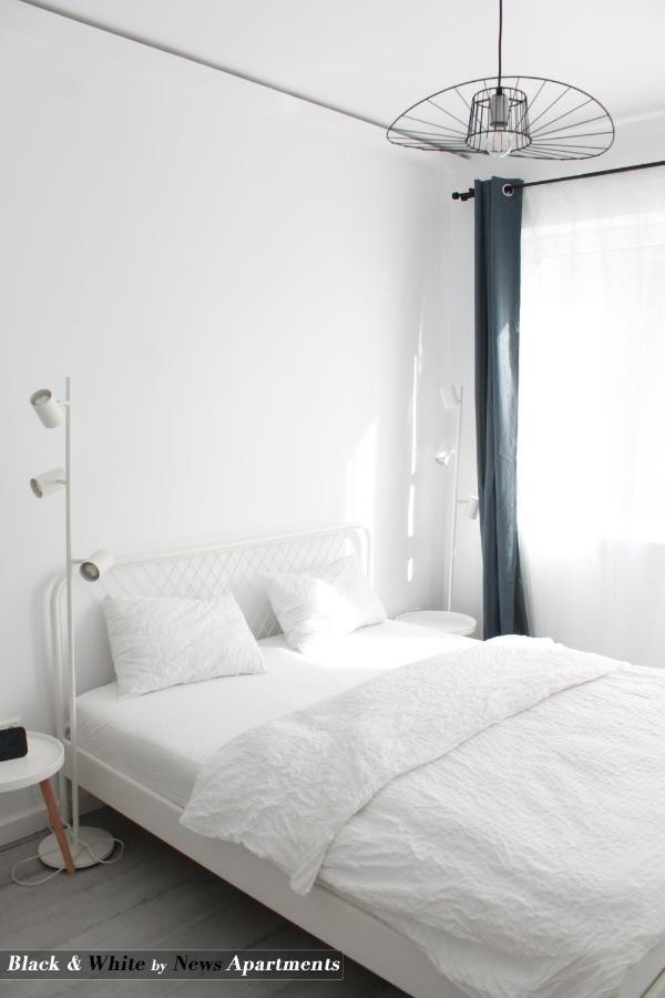 Black & White - News Apartment Bucareste Exterior foto