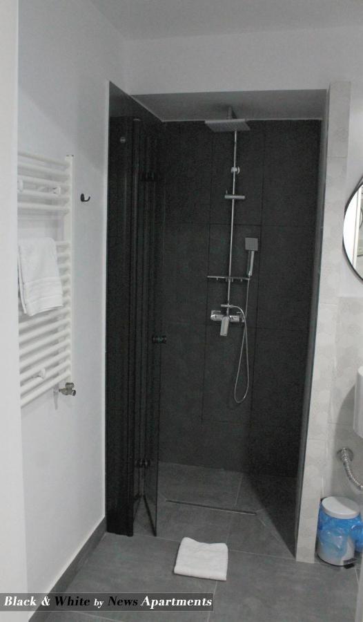 Black & White - News Apartment Bucareste Exterior foto